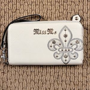 Miss me Wristlet